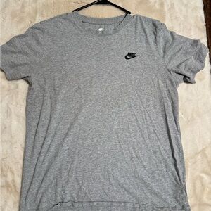 Men’s nike tee